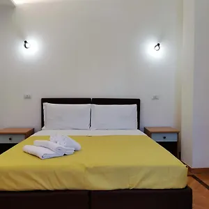 Apartment Pergolesi, Milan