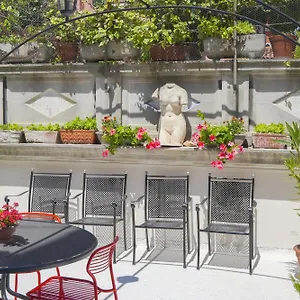 Family With Terrace Apartment
