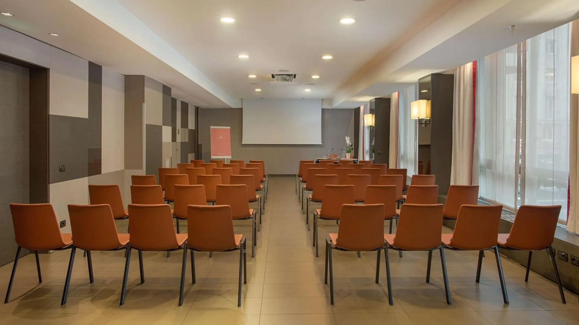 Hotel NH Collection Milano President 5*,  Italia